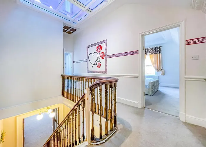 Δωμάτια σε οικογενειακή κατοικία *ra9bc* For Your Relaxed & Cosy + Free Parking + Free Fast Wifi * Λιντς