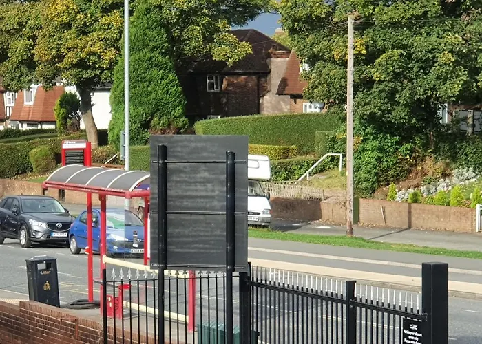 *ra9bc* For Your Relaxed & Cosy + Free Parking + Free Fast Wifi * Δωμάτια σε οικογενειακή κατοικία Λιντς