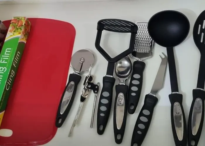 *ra9bc* For Your Relaxed & Cosy + Free Parking + Free Fast Wifi * Δωμάτια σε οικογενειακή κατοικία