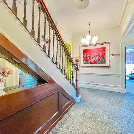 *ra9bc* For Your Relaxed & Cosy + Free Parking + Free Fast Wifi * Проживання в сім'ї Лідс