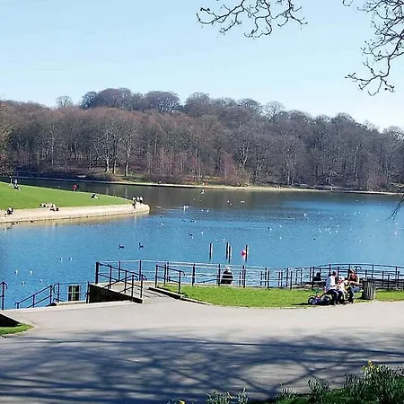 Проживання в сім'ї *ra9bc* For Your Relaxed & Cosy + Free Parking + Free Fast Wifi * *