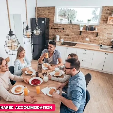 *ra9bc* For Your Relaxed & Cosy + Free Parking + Free Fast Wifi * * Лідс