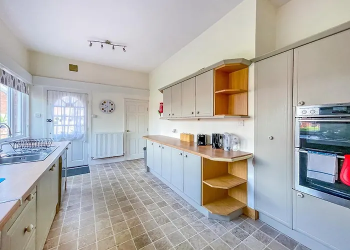 *ra9bc* For Your Relaxed & Cosy + Free Parking + Free Fast Wifi * * Leeds (West Yorkshire)