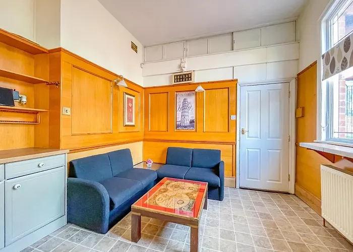 Quarto em Acomodações Particulares *ra9bc* For Your Relaxed & Cosy + Free Parking + Free Fast Wifi * *