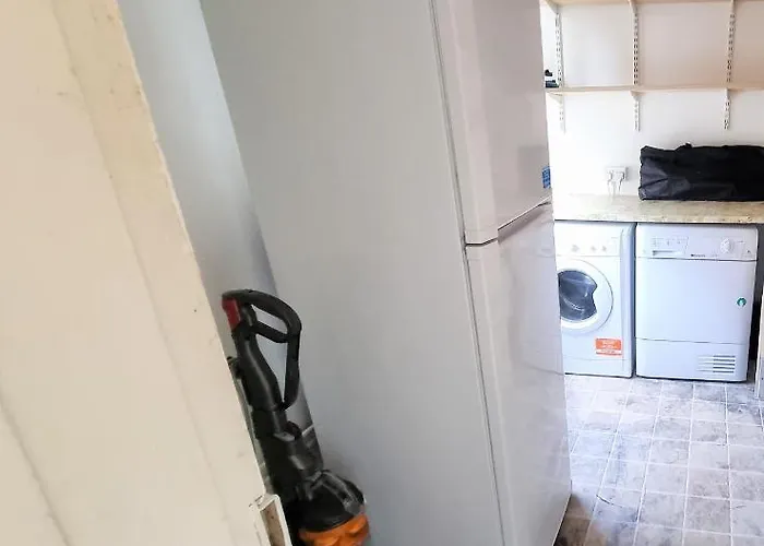 *ra9bc* For Your Relaxed & Cosy + Free Parking + Free Fast Wifi * Quarto em Acomodações Particulares *